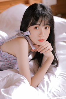 双乳奶水饱满少妇小说